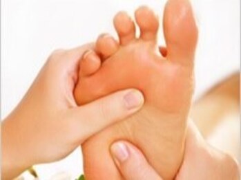 ネイルサロン マルコ(nail salon MARCO)の写真/【フットワンカラー＆ツルツル角質除去ケアコース】専門ケアで赤ちゃんのようなツルスベかかとに！