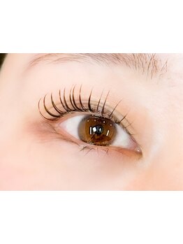 ナチュラル上品な目元にしたい