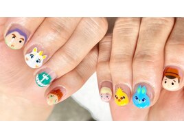 キュートなキャラクターネイル