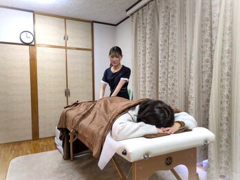 アロゼの写真/カイロプラクティックとエステの融合で、O脚X脚、むくみ、冷えなど、足元全体のお悩み改善に！ 