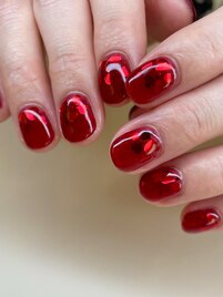 とろける赤のグロッシーネイル