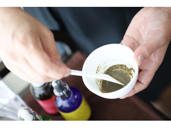 サロン カズリナ(Salon Kazrina)/ハーブピーリングはコレを顔に