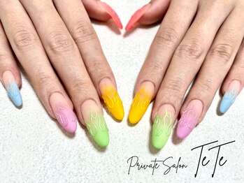 テテ(TeTe)/ぷっくりカラフル炎ネイル