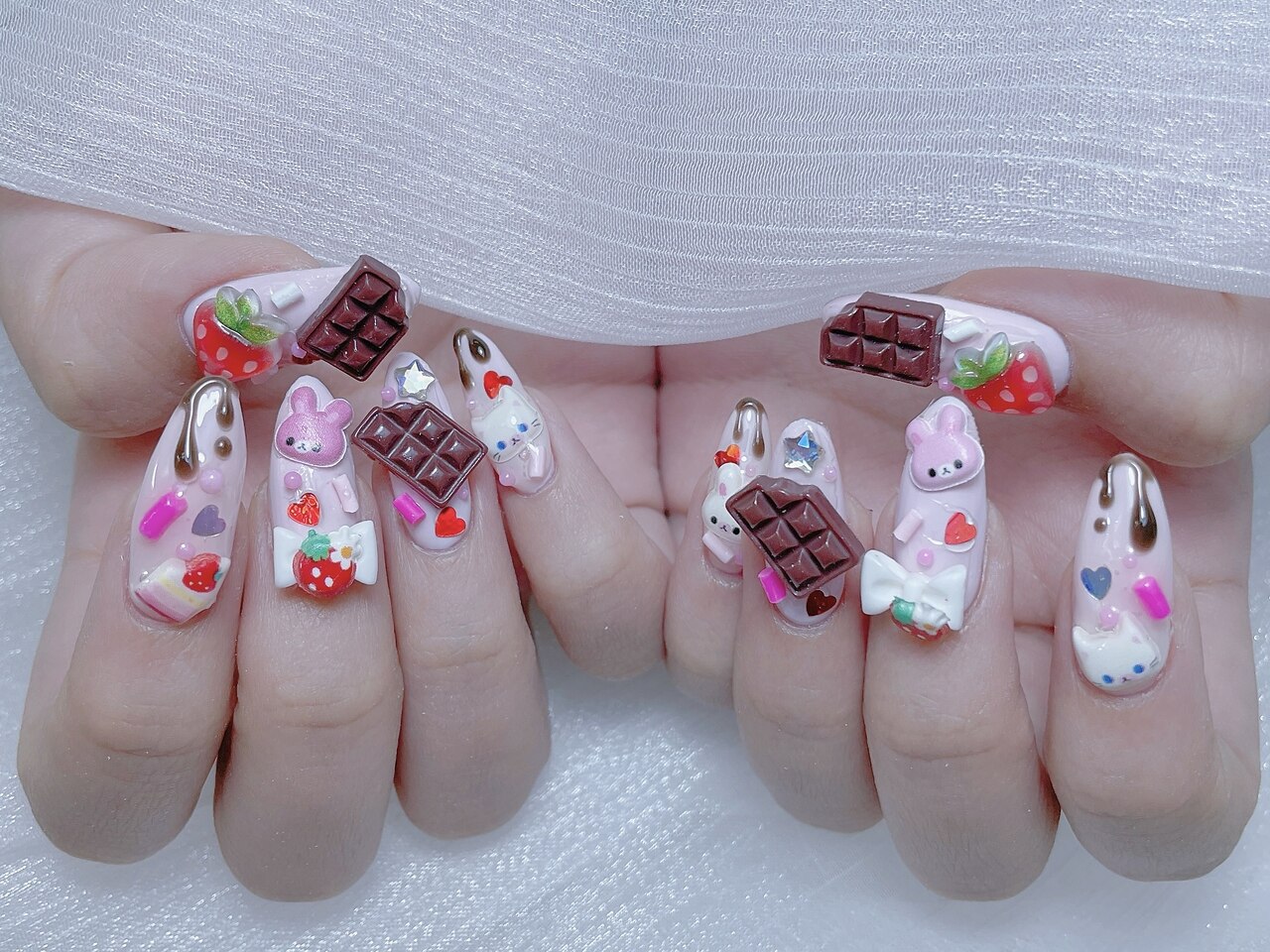 2026年冬トレンド】量産型ネイルのネイルデザイン集｜人気順