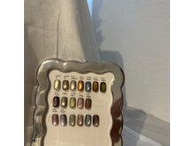 オンドットネイルサロンバイティントプラス(on. nailsalon by tint+)の雰囲気（奥行き感がなんとも言えないマグネットカラー）