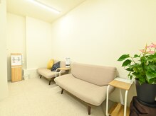 遅い時間のご希望に添える日もありますので、御連絡ください。