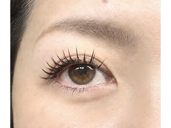 まつげパーマ・LEDマツエク SALON de LINKの写真/LEDマツエクで水や汗、オイルに強く、モチ◎自まつ毛の状態やお好みに合わせてご提案♪