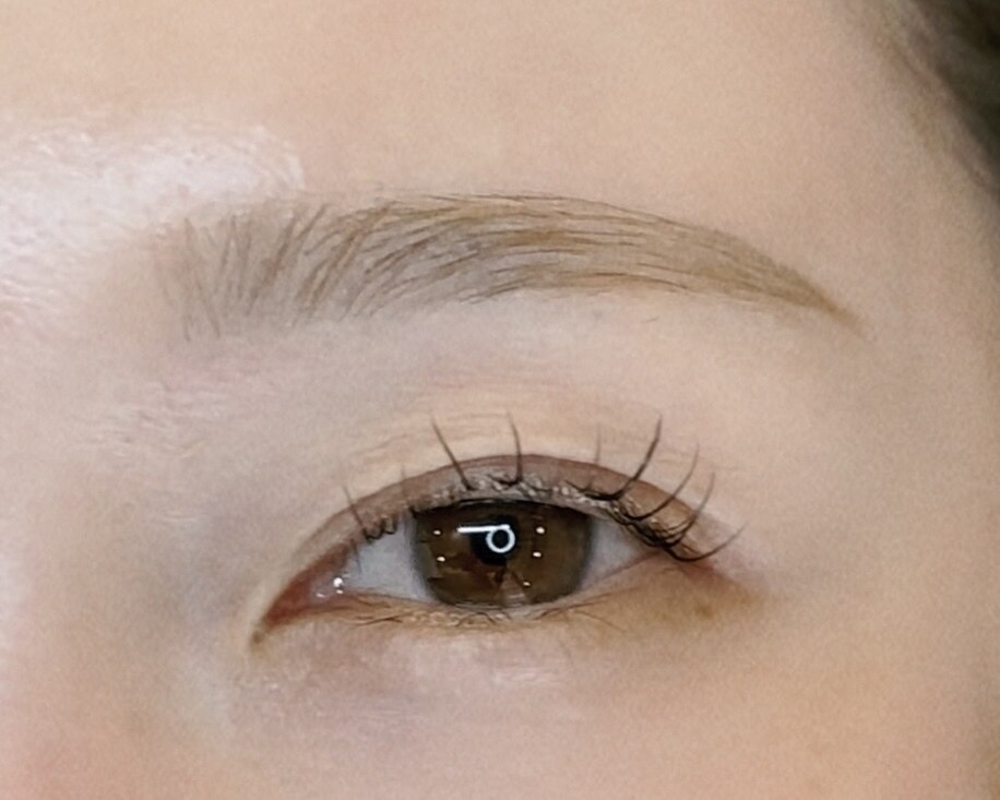 ＊ふんわり顔＊【眉毛カラーリング＋美眉スタイリング＋間引き＋メイク】