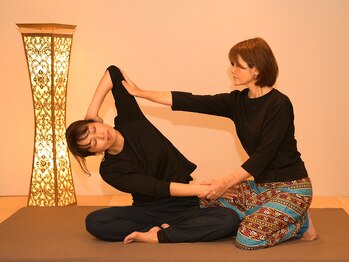 セン 山王温泉喜多の湯店(SEN)/自分ではできないストレッチ