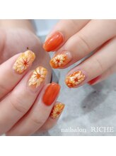 リッシュ(RICHE)/秋のダリアネイル