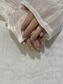 ネフレル&nbsp;ブルーグレーにゴールドラメがポイントのニュアンスネイル