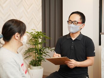 青梅やわらか整体/施術前のカウンセリング風景