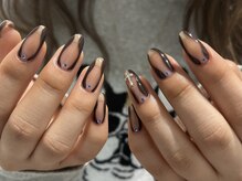 ハチイチイチサン(8113)/個性的ネイル