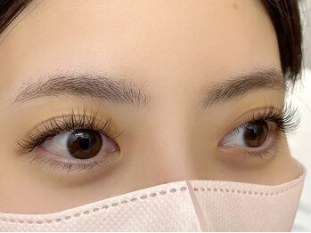 マヒナ(Mahina)の写真/《半個室で寛げるプライベート空間》ゆったりリラックスしながらの施術★理想のまつ毛が叶う♪