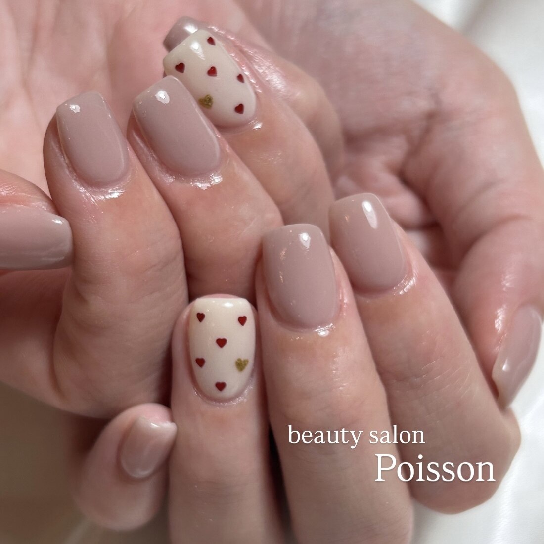2025年-2026年冬トレンド】シンプル ハートのネイルデザイン集｜人気順