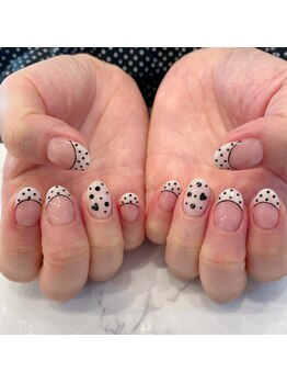 ハーティーネイル hearty nail 溝の口店/ドットネイル/フレンチ/白/黒