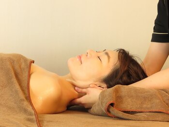 サロンレーナ 南麻布(Salon Rena)/肩こり、リンパマッサージ、小顔