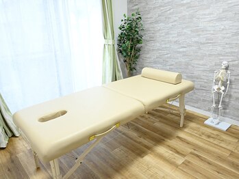 おひさまメディカル整体 武蔵小杉店/清潔で落ち着いた施術空間