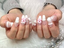 ロングネイルズ エマ(LongNails-Emma)/アクリル持ち込みゴージャス