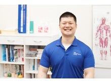 アベカイロプラクティックオフィス(ABE CHIROPRACTIC OFFICE)の雰囲気（入った瞬間に安心感を覚える、優しい笑顔と身体の大きな院長）