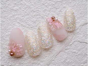 ベビーピンクぷっくりお花ネイル
