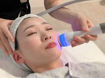 グレアージュ(GLEAGE)の写真/【人気の強圧小顔リンパ×人気の水光イオン導入5,500円】シャープな小顔と艶肌/くすみ毛穴レスなお顔作り◆