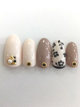 アマービレ(Amabile)/フラワーネイル¥7980