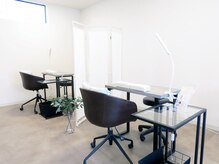 アーティネイルズ(Aaty Nails)の雰囲気（隣が気にならない仕切りはメンズケアや爪にお悩みの方にもご好評）