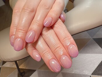 サロン ド リス(salon de LYS)の写真/シンプルながらも洗練されたデザインが魅力♪大人女性にふさわしい上品な指先で周りと差をつける☆