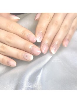 リッシュ トロワ(RICHE trois)/上品チークネイル♪