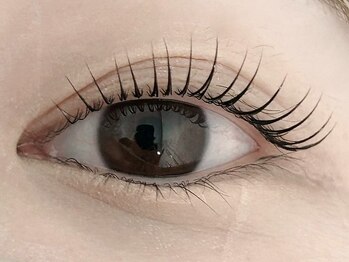 ル クレール(Nail & Eyelash Le Clair)の写真/敏感肌の方にもエクステ◎種類多めのロットで下りまつ毛、瞼の被りの方にも似合わせまつ毛パーマ！