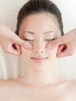 ブプラ 春日店(BUPURA)の写真/たるみケアならBUPURAにお任せ★【徹底小顔宣言♪頭蓋骨矯正フェイシャル+高濃度ビタミンC導入¥5980】