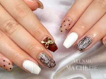 マシェリ(MA CHERIE)/ビジュー埋め尽くしネイル