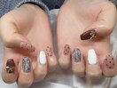 ビジュー埋め尽くしネイル
