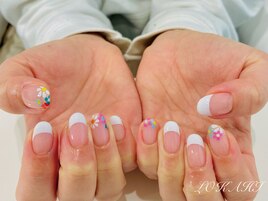 フラワーフレンチネイル