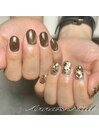 大人のアシンメトリーネイル