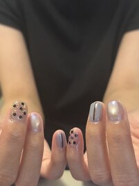 色変更で自分好み！定額ネイル