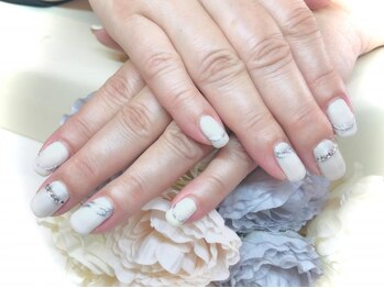 ブリエカドー(Briller Cadeau)/ホワイトネイル