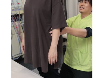 オカモト鍼灸整骨院/骨盤矯正/肩甲骨/猫背&姿勢矯正