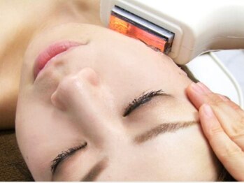 エステの森ジュジュ/光フェイシャルダブル打ち