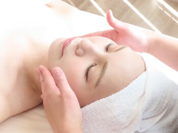 リーフ(Rii'f.)の写真/シミ・しわ・くすみを改善！お肌のターンオーバーを促進し、肌質改善◎美白ケアで透明感ある素肌へ☆