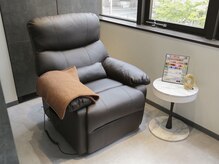 リュクスグロウ 豊中店(Luxe Glow)の雰囲気(【個室完備】リクライニングチェアございます♪)