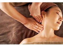 小顔、美肌、毛穴、全身ボディケアエステメニューもございます。