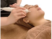 シミケア20分。カウンセリングでお伺いした気になるシミからケアしていきます。