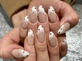 小花柄レースフレンチネイル