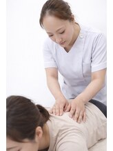 岐阜市内で肩こりと腰痛にリンパマッサージと骨盤矯正で姿勢改善する岐阜田神整体院&nbsp;整体師 宮下