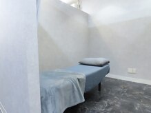 リリー イオン旭川永山店(Lilly)の雰囲気（グレーを基調としたお部屋で落ち着いた空間になっています。）