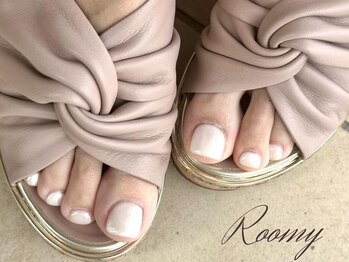 ルーミー(ROOMY)の写真/【おしゃれは足元から】大人女性こそ足先まで魅せるネイルを☆お得なクーポンご用意♪≪フィルイン変更OK≫