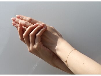 ナノネイルデザイン(nanonail design)の写真/【爪のコンプレックス解消】ネイルが長持ちしないのはケアが原因かも…本格ケアで潤いのある美爪をキープ☆
