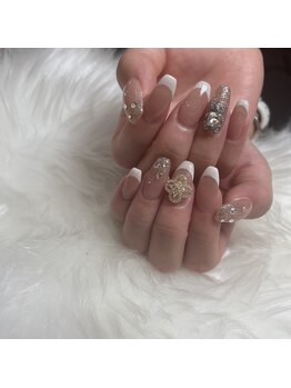 トータルサロン 白べぇーっ プラス/フレンチネイル